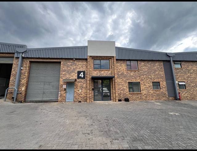 620M² WAREHOUSE TO LET IN LASER PARK